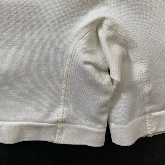 White/cream workout set with biker shorts - Picture 6 of 8